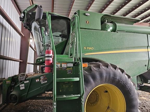 Image of John Deere S780 equipment image 1