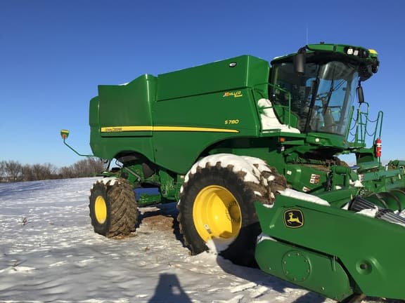 Image of John Deere S780 equipment image 1