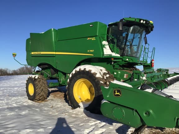 Image of John Deere S780 equipment image 2