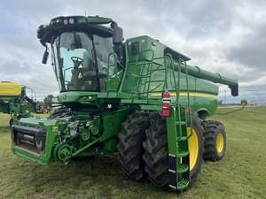 2023 John Deere S780 Image