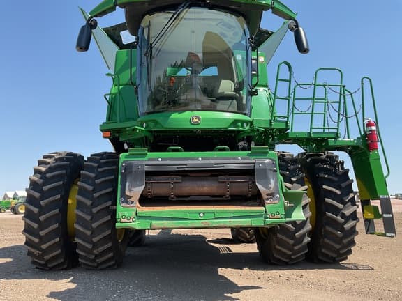 Image of John Deere S780 equipment image 2