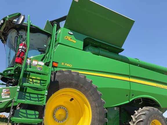 Image of John Deere S780 equipment image 1