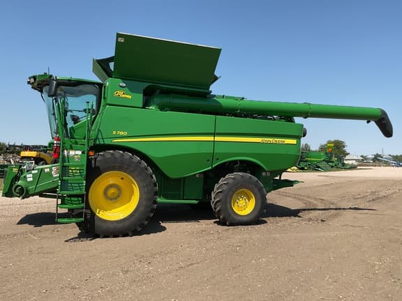 Image of John Deere S780 equipment image 4