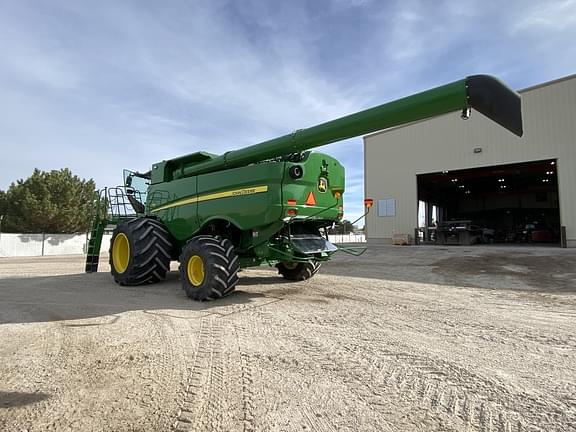 Image of John Deere S780 equipment image 2