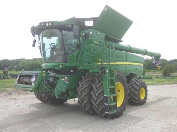 Image of John Deere S780 equipment image 1