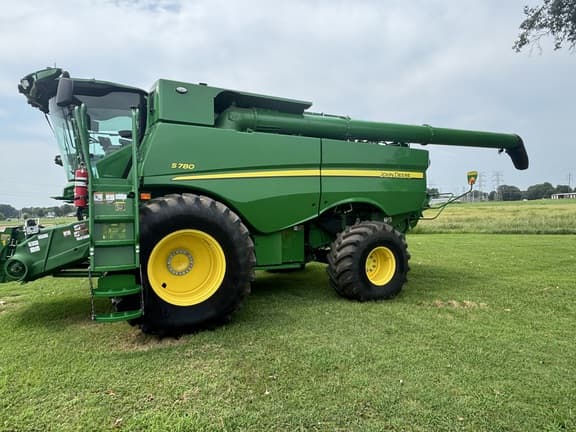 Image of John Deere S780 equipment image 4