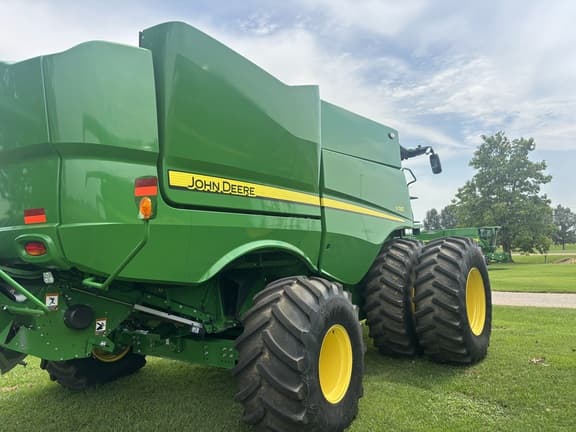 Image of John Deere S780 equipment image 2