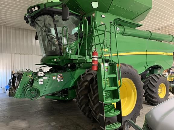 Image of John Deere S780 equipment image 1