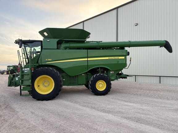 2023 John Deere S780 Equipment Image0
