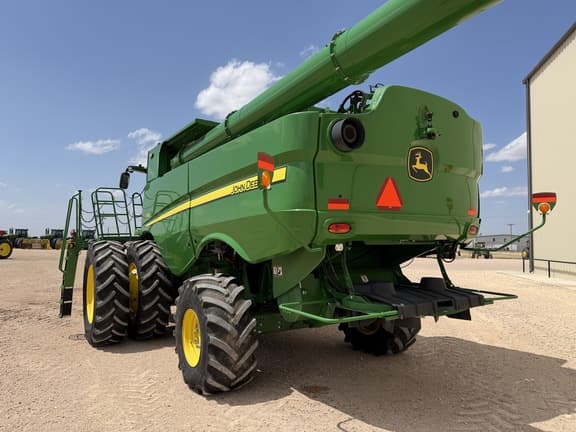 Image of John Deere S780 equipment image 2