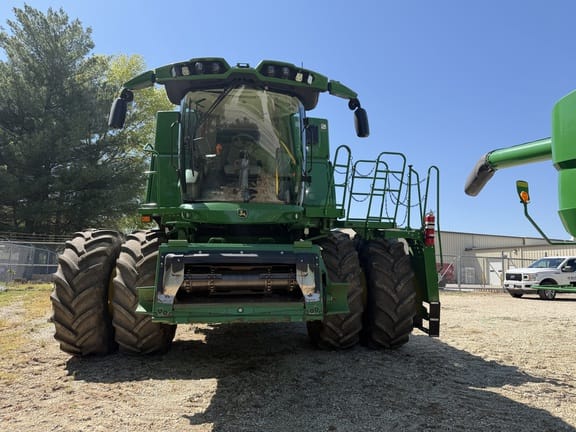 2023 John Deere S780 Equipment Image0