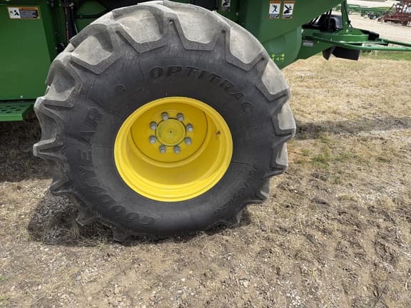 Image of John Deere S780 equipment image 4