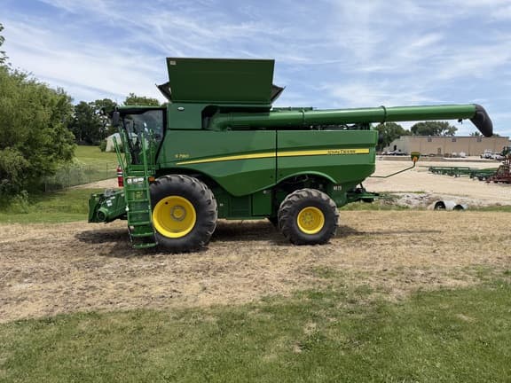 Image of John Deere S780 equipment image 1