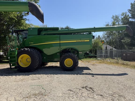 Image of John Deere S780 equipment image 4