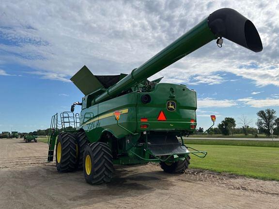 Image of John Deere S780 equipment image 2