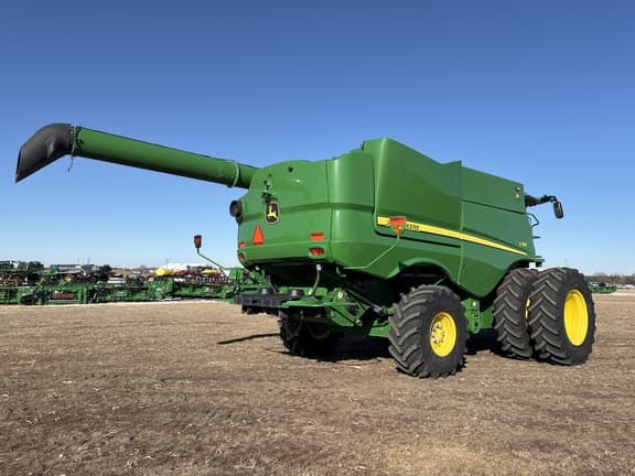 Image of John Deere S780 equipment image 4