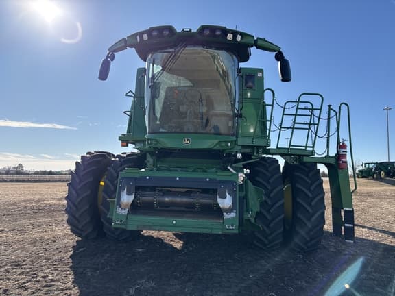 Image of John Deere S780 equipment image 1