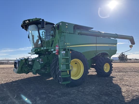 Image of John Deere S780 equipment image 2