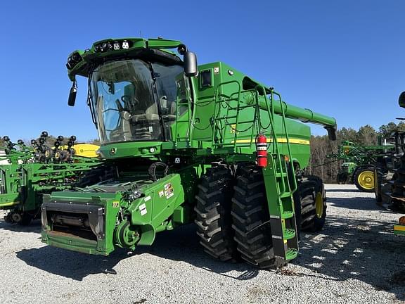 Image of John Deere S780 equipment image 1