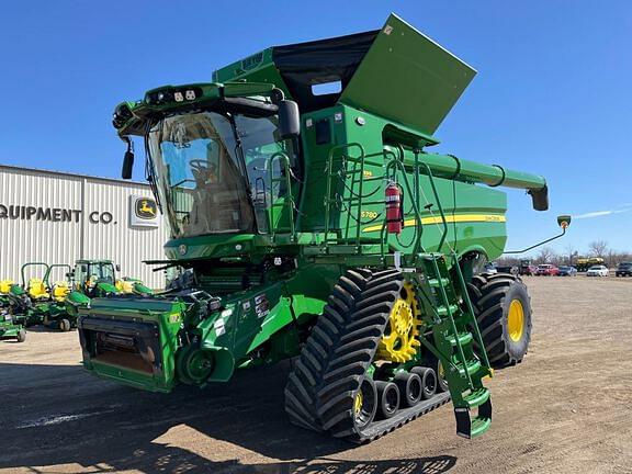 Image of John Deere S780 equipment image 1