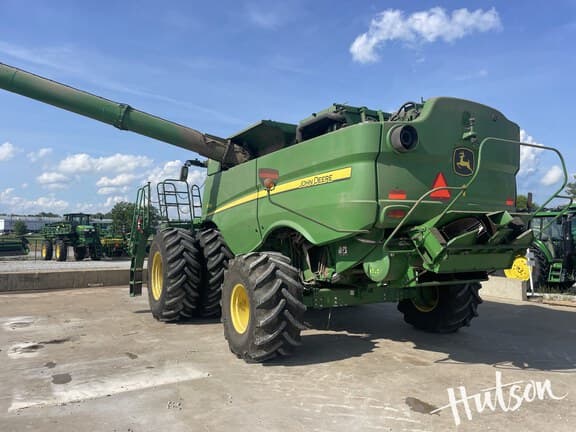 Image of John Deere S780 equipment image 3