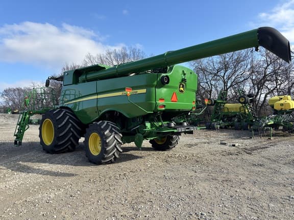 Image of John Deere S780 equipment image 2