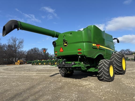 Image of John Deere S780 equipment image 4