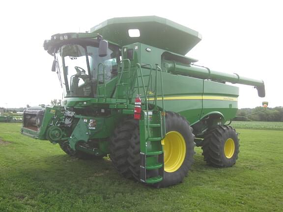 Image of John Deere S780 equipment image 1