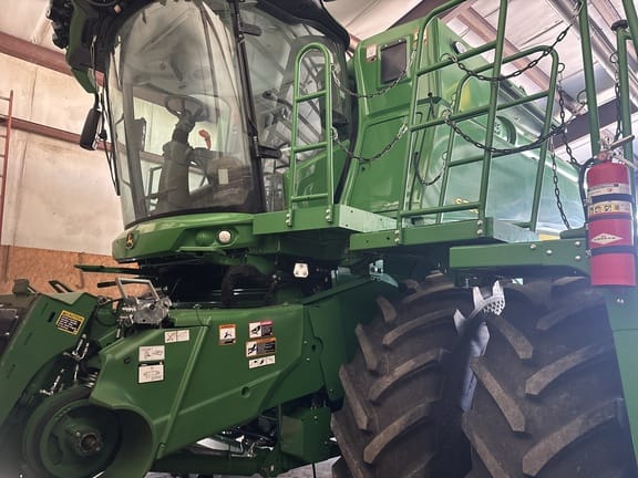 2023 John Deere S780 Equipment Image0
