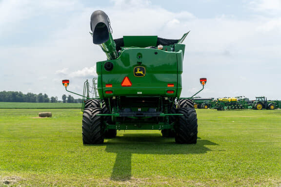 Image of John Deere S780 equipment image 3