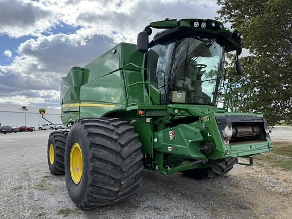 Image of John Deere S780 equipment image 1