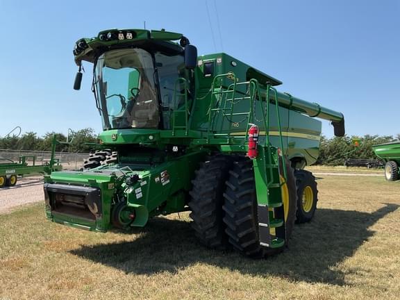 Image of John Deere S780 equipment image 1