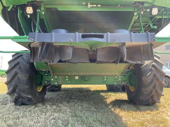 Image of John Deere S780 equipment image 4