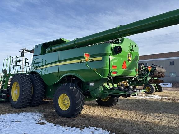 Image of John Deere S780 equipment image 4