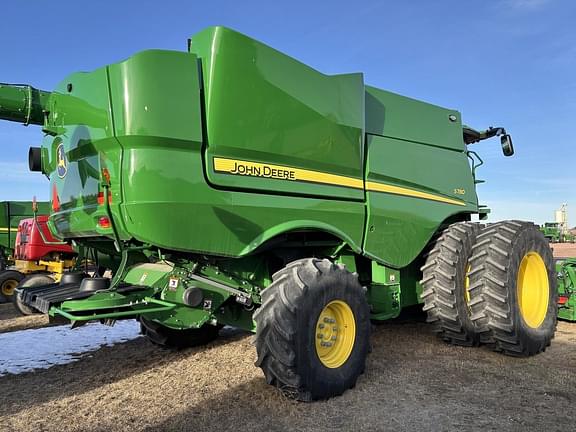 Image of John Deere S780 equipment image 2