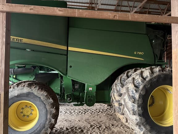 Image of John Deere S780 equipment image 2