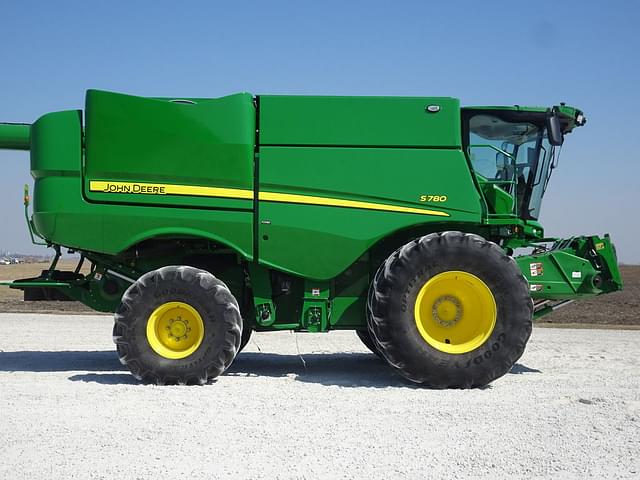 Image of John Deere S780 equipment image 3