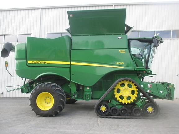 Image of John Deere S780 equipment image 1