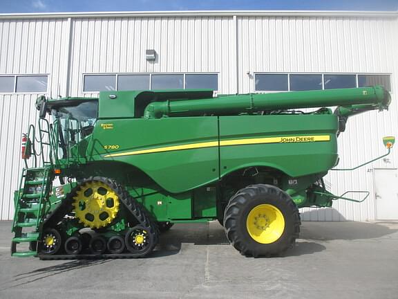 Image of John Deere S780 equipment image 1