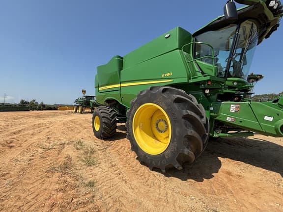 Image of John Deere S780 equipment image 3