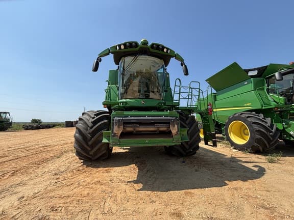 Image of John Deere S780 equipment image 2