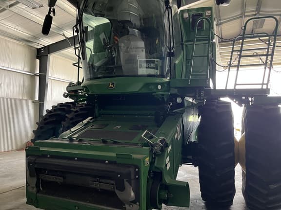 Image of John Deere S780 equipment image 1
