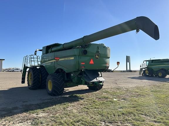 Image of John Deere S780 equipment image 3