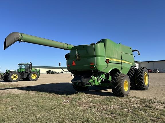 Image of John Deere S780 equipment image 2