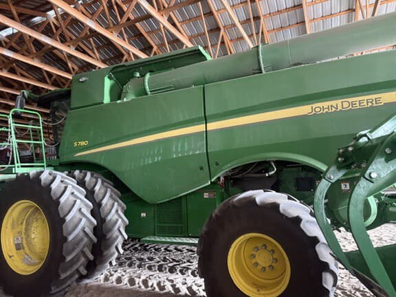 Image of John Deere S780 equipment image 1