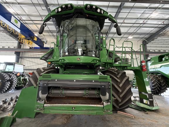 Image of John Deere S780 equipment image 1