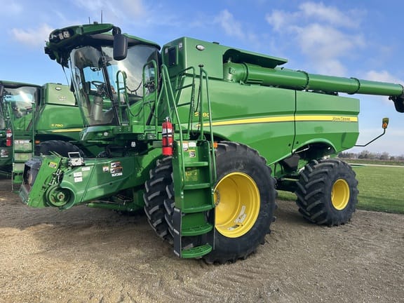 2023 John Deere S780 Equipment Image0