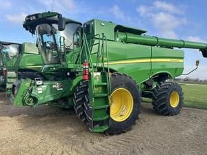 2023 John Deere S780 Image