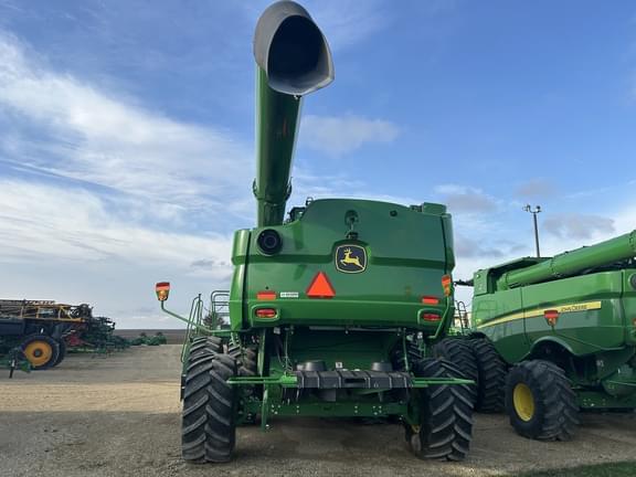 Image of John Deere S780 equipment image 4