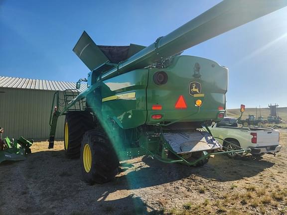 Image of John Deere S780 equipment image 2